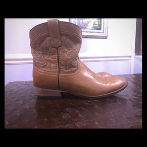 Like new! Dingo women’s cowboy booties - size 9